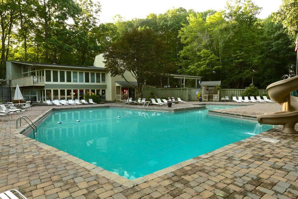 Daya, Hot Tub, Pool Table, 1089 Of Free Attraction Tickets For Each Paid Day, Dollywood And More! 개틀린버그 객실 사진