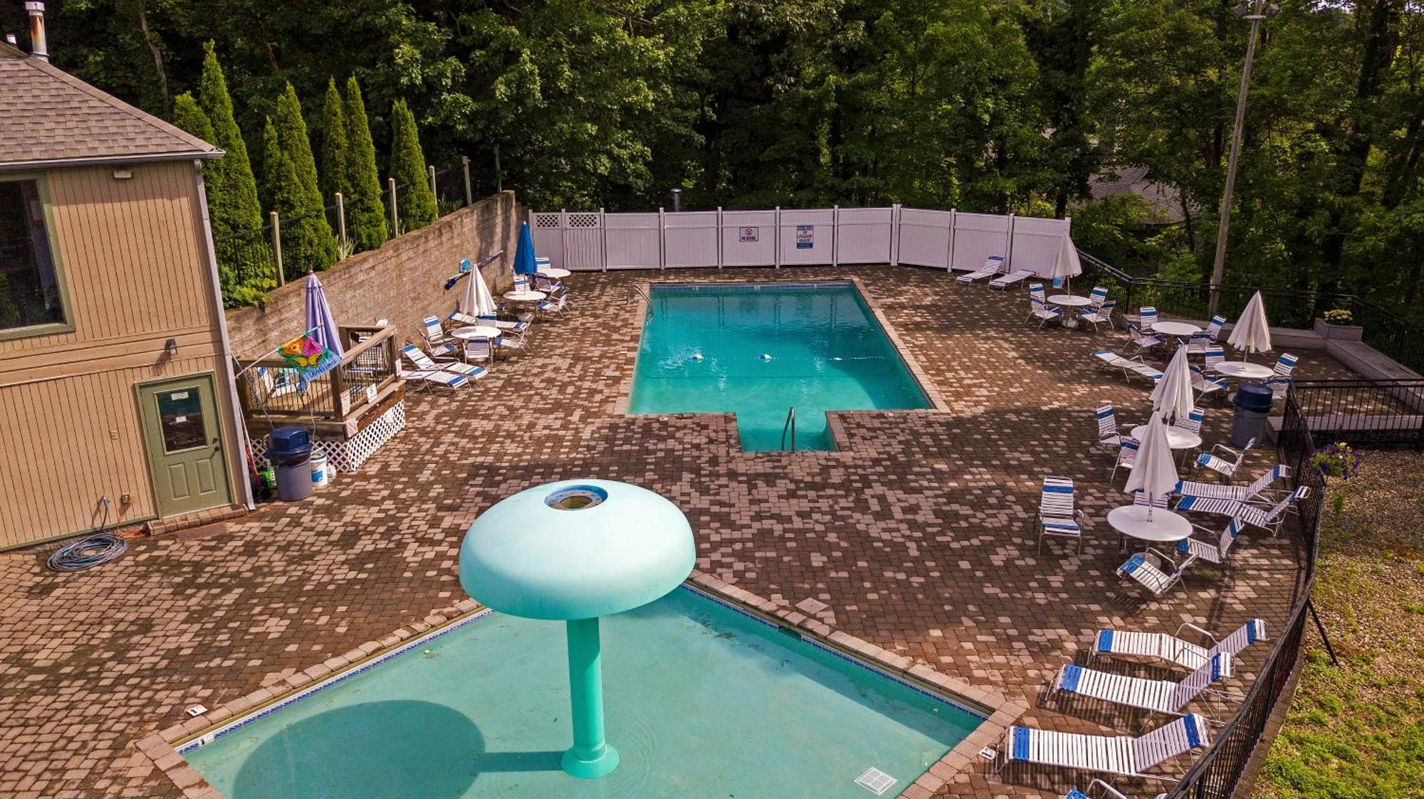 Daya, Hot Tub, Pool Table, 1089 Of Free Attraction Tickets For Each Paid Day, Dollywood And More! 개틀린버그 객실 사진